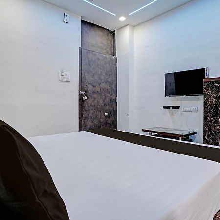 Hotel O White Palace Hotel Rajkot Exterior photo